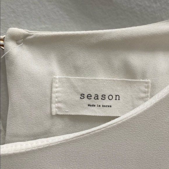 White Blouse with Lace Sleeves - Picture 3 of 6